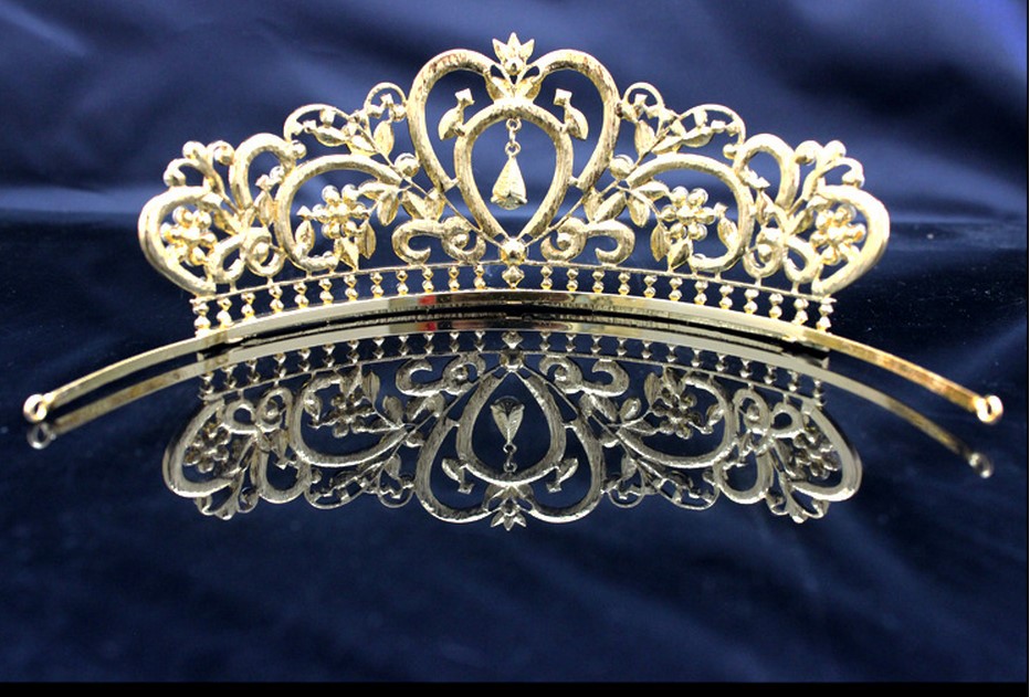 Luxurious Diamond-Inspired Bridal Jewelry Crown in Gold and Silver Tones Exquisite for Nuptial Celebrations