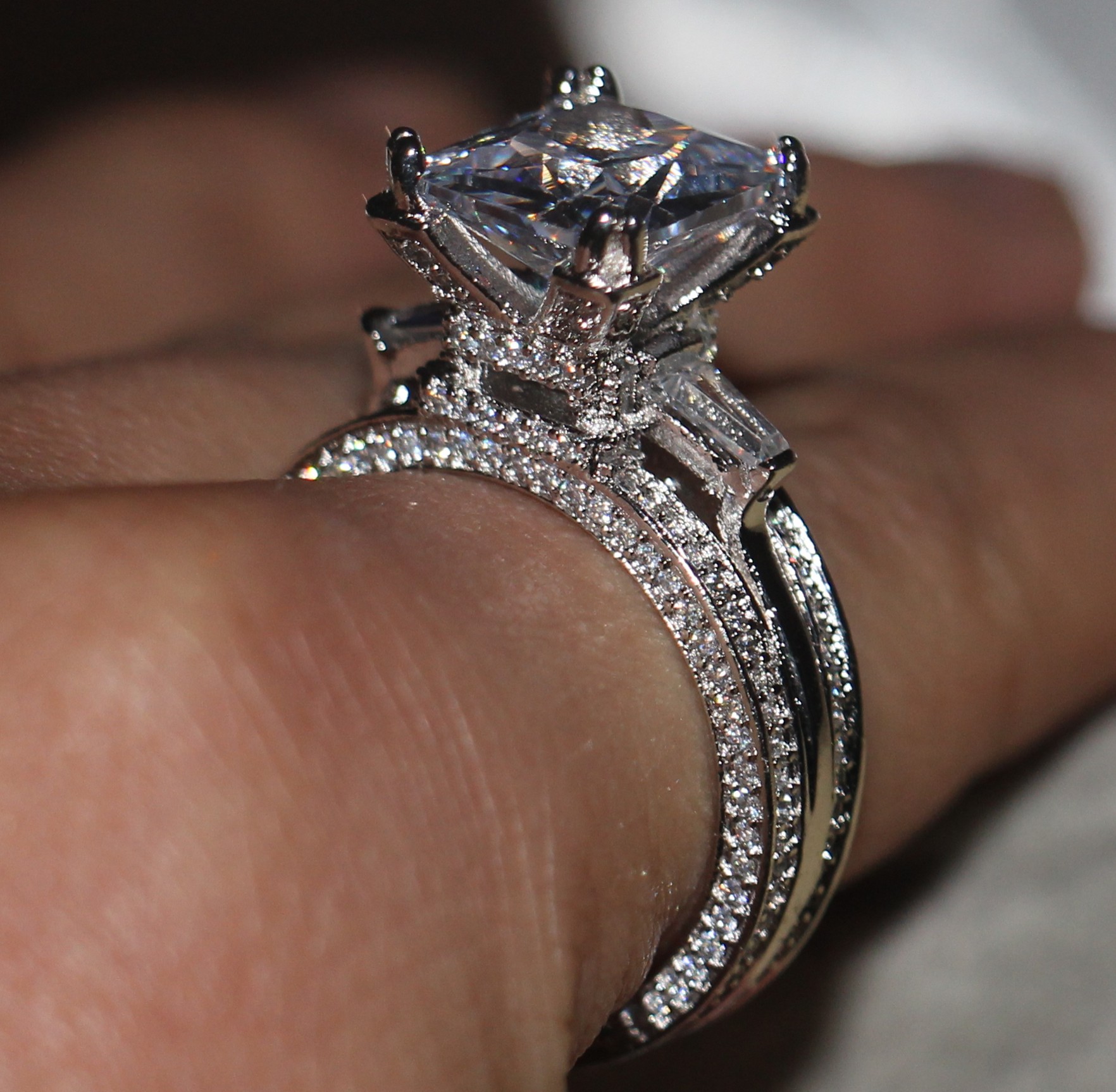 Size 5-11 Luxury Jewelry 12CT White Topaz Gemstones 925 Sterling Silver Simulated Diamond Pave Wedding Engagement Eiffel Tower Ring Gift