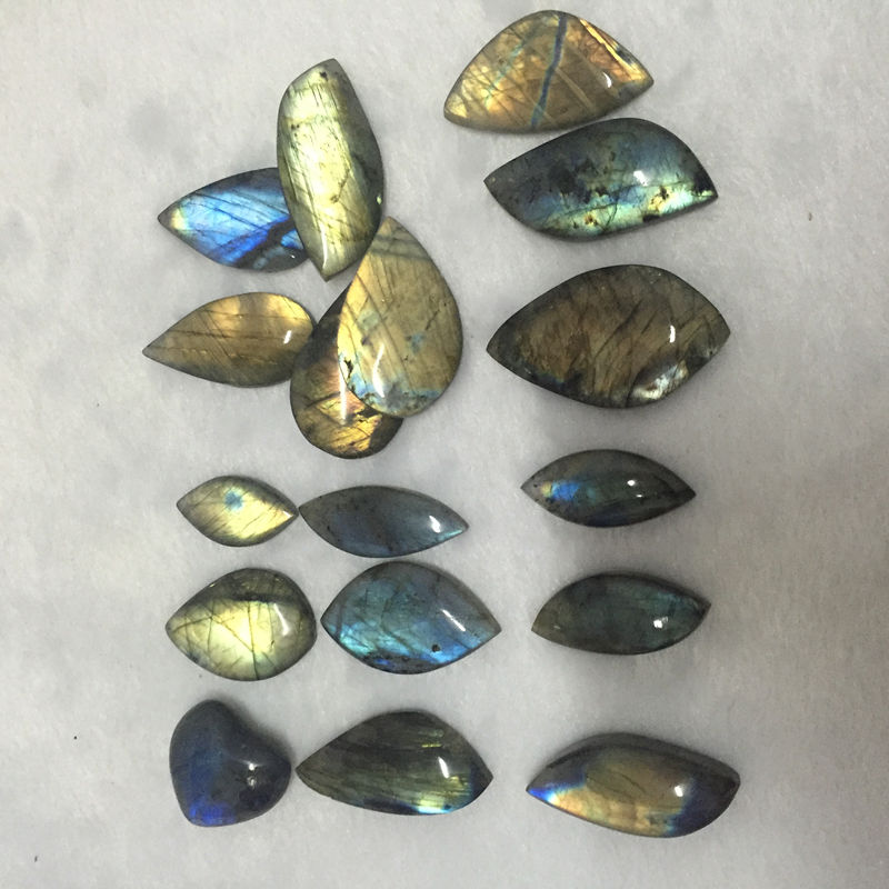 Natural stretch stone blue moonlight, water droplets shape pendant, light super, very beautiful.
Natural stretch stone blue moonlight, water droplets shape pendant, light super, very beautiful.