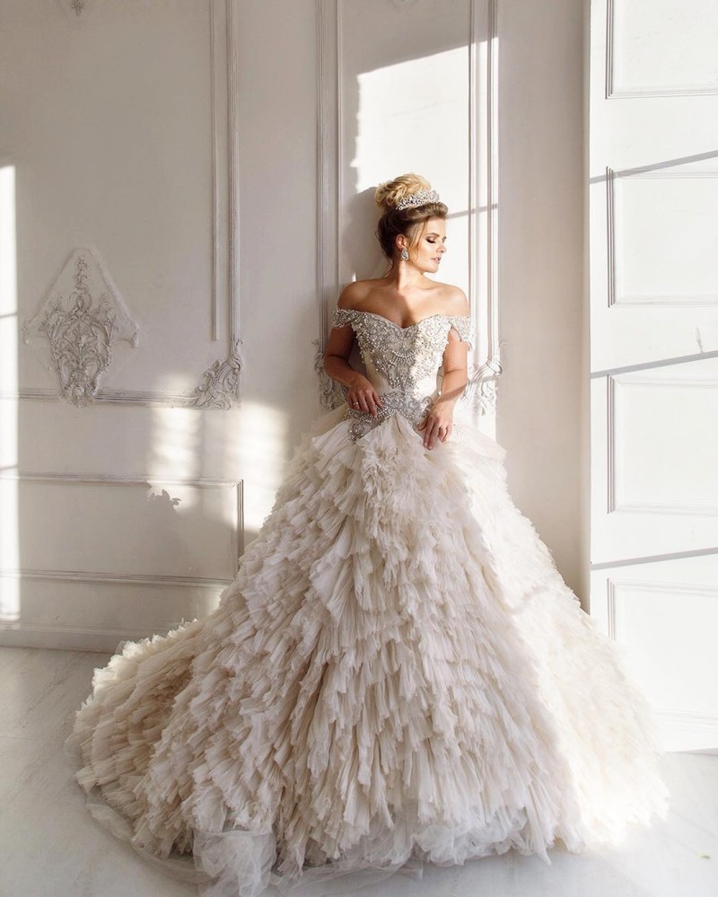 Off Shoulder Crystals Pearls Country Wedding Sweep Train Dubai Arabic Ball Gowns Lace-Up Custom Made Bohemian Bridal Dress