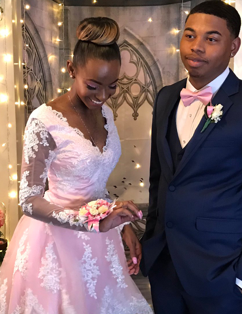Knee Length Short Pink Prom Dresses V Neck Long Sleeve Lace Prom Gowns A-Line Sweet 16 Homecoming Dress for Girls, Brown
Knee Length Short Pink Prom Dresses V Neck Long Sleeve Lace Prom Gowns A-Line Sweet 16 Homecoming Dress for Girls, Brown