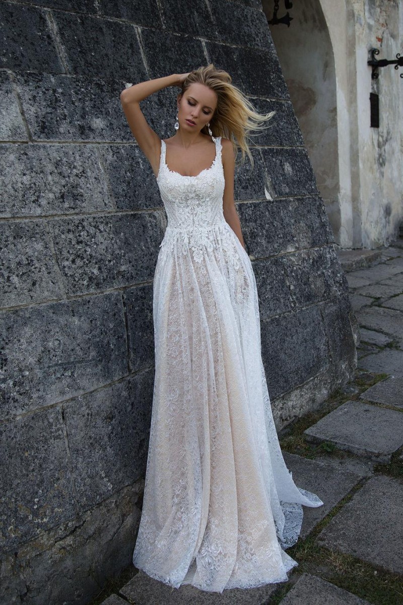 Backless Lace Applique Dress Spaghetti Neck Bridal Gowns Plus Size Sweep Train A Line Wedding Dresses Es es