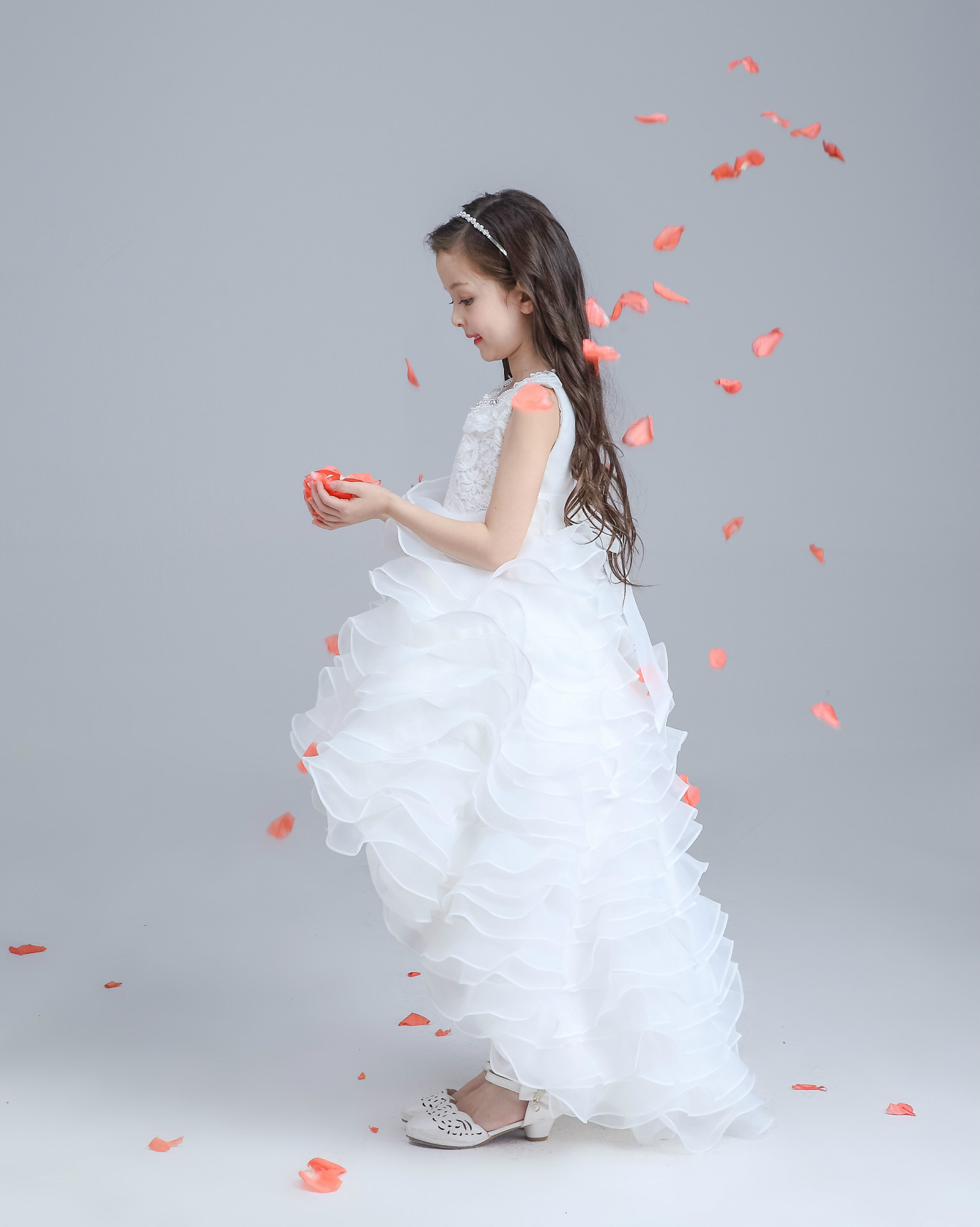 White Princess Lace Children Flower Girl Dresses For Weddings High Low Beaded Kid Girls Party Pageant Dress With Long Train For Little Girls