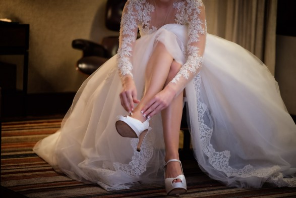 Christian Dresses Illusion Lace Dress Long Sleeve Sheer Neck Wedding Gowns Beaded Appliques Bridal Gown Vestidos De 0510
