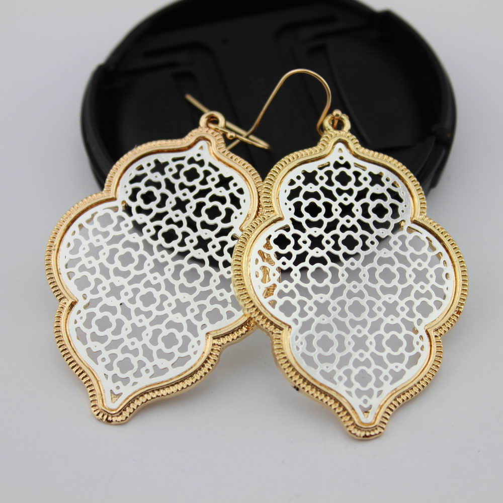 Christmas Gift Boutique Filigree Earrings Costume Two Tone Filigree Earrings for Women 2017 Fashion Statement Jewelry Dangle Earrings, Silver
Christmas Gift Boutique Filigree Earrings Costume Two Tone Filigree Earrings for Women 2017 Fashion Statement Jewelry Dangle Earrings, Silver