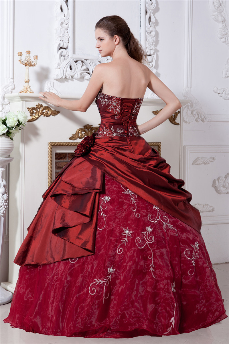 2017 Sexy Elegant Embroidery Flower Ball Gown Quinceanera Dresses with Taffeta Organza Plus Size Sweet 16 Dress Vestido Debutante Gowns BQ67