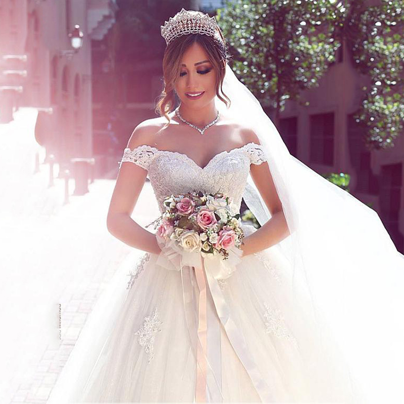 Glamorous Tulle Off-the-shoulder Neckline Ball Gown Wedding Dress Elegant Sweetheart Lace Appliques Bridal Wedding Dresses Wedding Gowns, White
Glamorous Tulle Off-the-shoulder Neckline Ball Gown Wedding Dress Elegant Sweetheart Lace Appliques Bridal Wedding Dresses Wedding Gowns, White