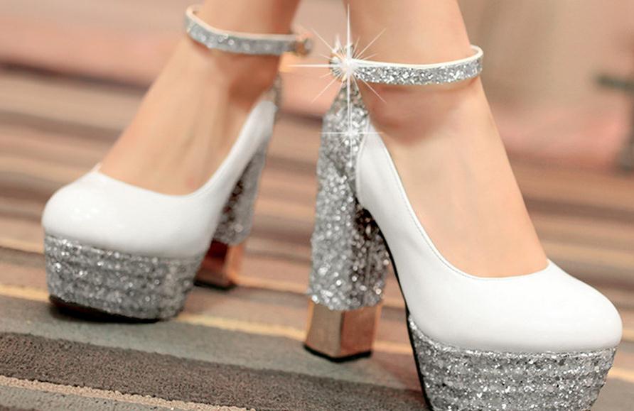 The new spring of 2017 Bind waterproof high single shoes with thick with woman