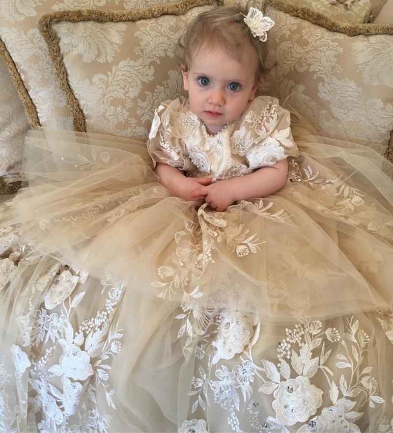 

Pearls Champagne Christening Dress High Quality Lace Appliques Baby Gowns With Sleeves Tiered Infant Baptism Wear, Yellow
