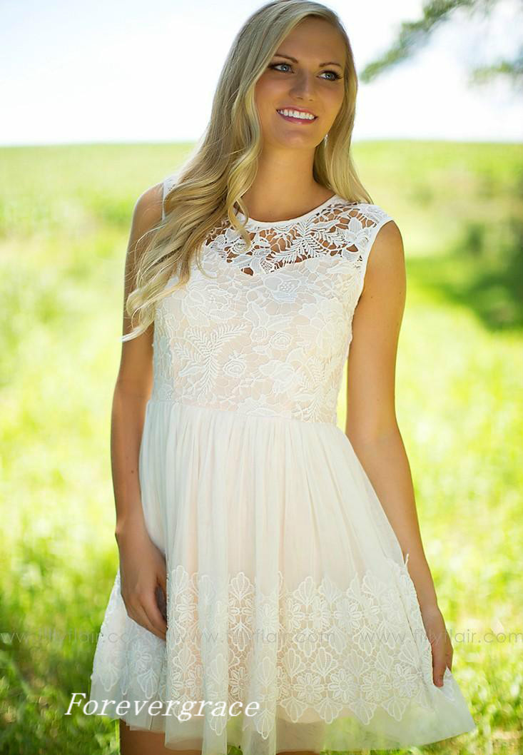 Country Style Short Bridesmaid Dress Crew Neck Lace Keyhole Back Mini Vintage Maid of Honor Dress Wedding Guest Gown Custom Made Plus Size
