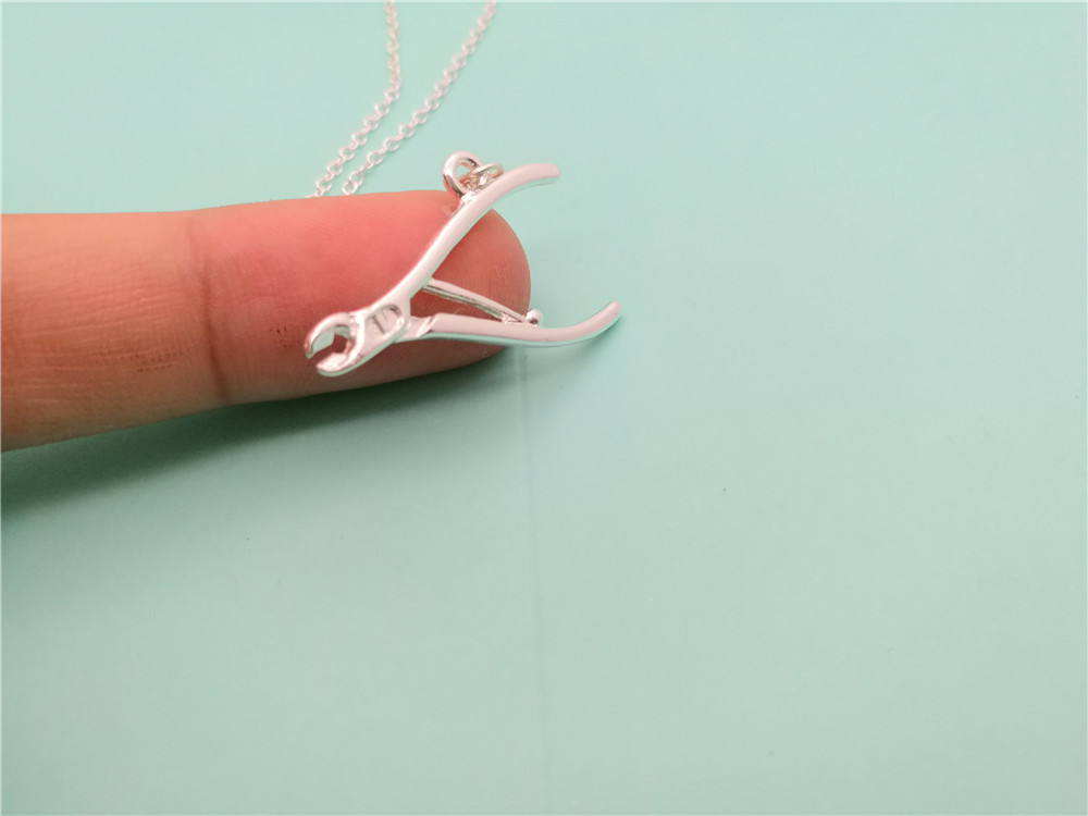 5PCS Pliers Necklace Mechanic Tool Wrench Necklaces Repair Instrument Motorcycle Motor Biker Spanner Pendant Necklaces