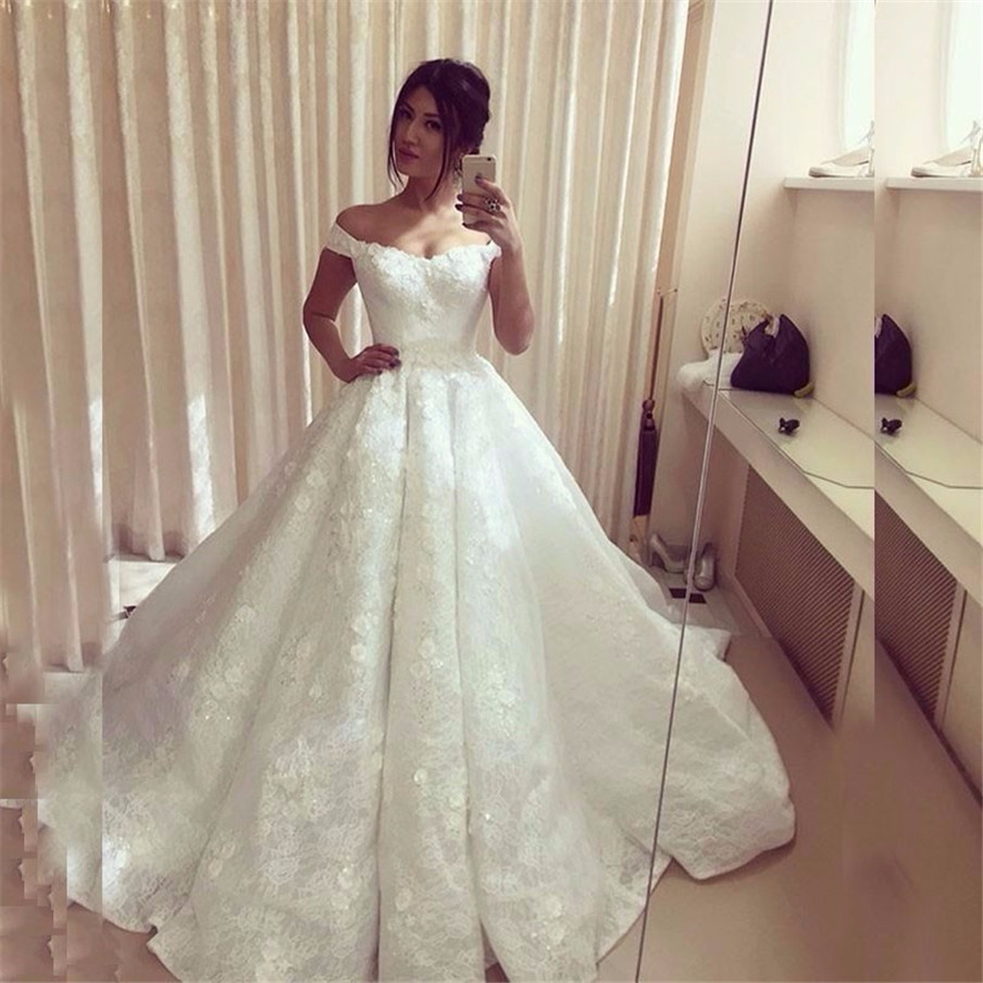 Off the Shoulder V-neck 3D Flowers Lace Applique Puffy Ball Gowns Wedding Dress Royal Style Fashion White Lace Bridal Dresses