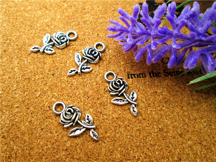 105pcs--Flower Rose Charms Antique Tibetan Silver Floral Findings Charm pendants ,DIY Supplies 21x10mm
105pcs--Flower Rose Charms Antique Tibetan Silver Floral Findings Charm pendants ,DIY Supplies 21x10mm