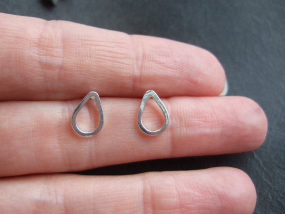 30Pair- S004 Tiny Hollow Water Drop Waterdrop Stud Earrings Bridal Tear Drop Teardrop Stud Earring Cute Raindrop Stud Earrings
30Pair- S004 Tiny Hollow Water Drop Waterdrop Stud Earrings Bridal Tear Drop Teardrop Stud Earring Cute Raindrop Stud Earrings