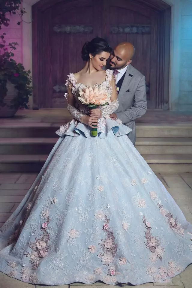 2017 Glamor Lace Wedding Gowns With 3D Floral Appliques Open Neckline Long Sleeve Bridal Dresses Stunning Vintage Princess Wedding Dresses