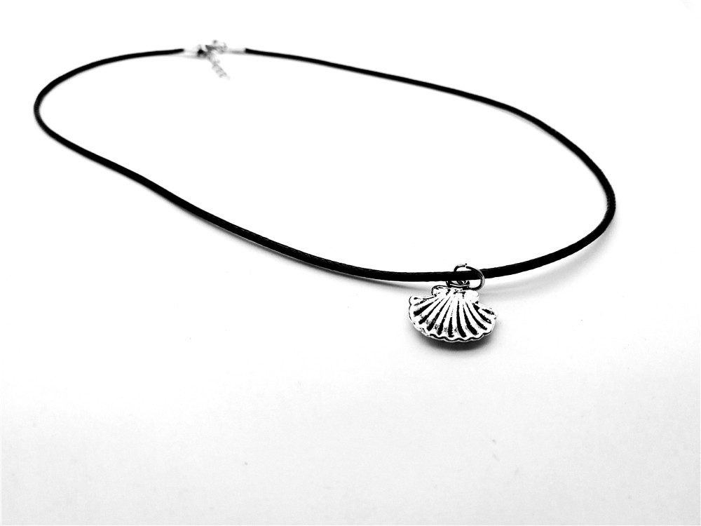 30PCS Cute Nautical Scallop Seashell Necklace Ocean Conch Sea Clam Shell Leather Rope Necklaces for Women Beach Party