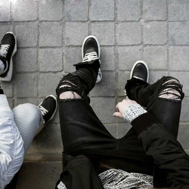 Men's Jeans Fashion Male Straight Slim Fit Biker Pants Distressed Skinny Ripped Destroyed Denim Washed Hip hop Trousers Black