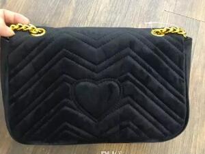 Fashion black chain makeup bag famous logo luxury party bag flannel shoulder bag good quality velvet handbag high quality, Red
Fashion black chain makeup bag famous logo luxury party bag flannel shoulder bag good quality velvet handbag high quality, Red