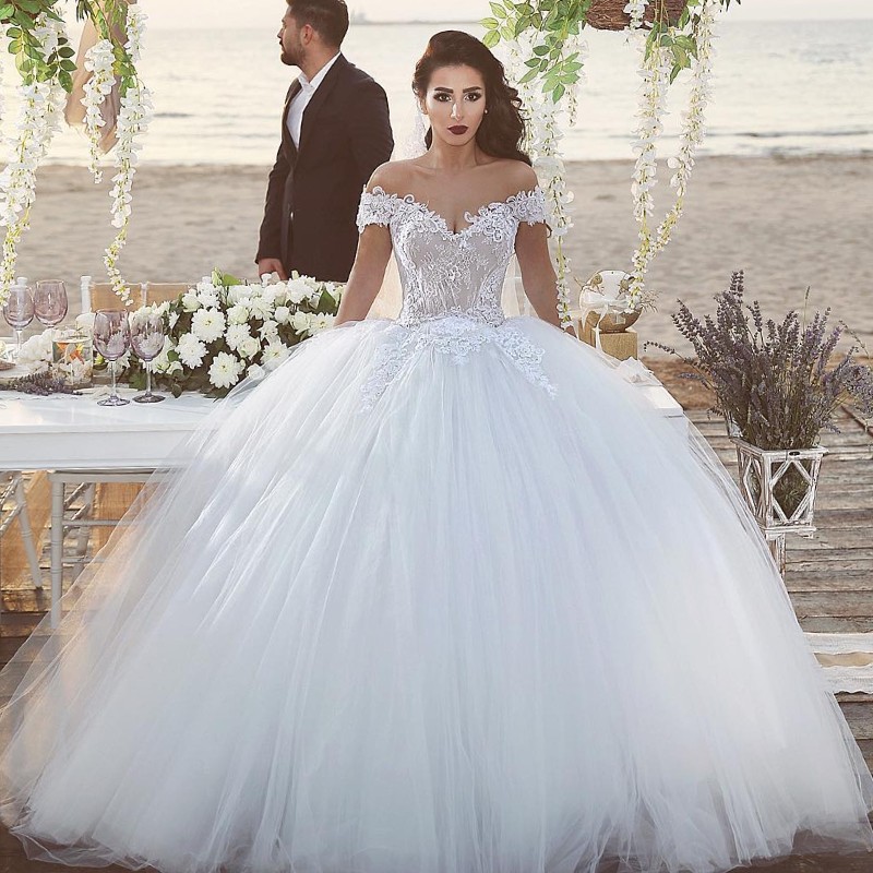 Glamorous Fluffy Tulle Wedding Dresses Lace Appliques Off Shoulder Lace-Up Ball Gown Bridal Dress Glamorous Saudi Arabia Wedding Dresses, Red 
Glamorous Fluffy Tulle Wedding Dresses Lace Appliques Off Shoulder Lace-Up Ball Gown Bridal Dress Glamorous Saudi Arabia Wedding Dresses, Red