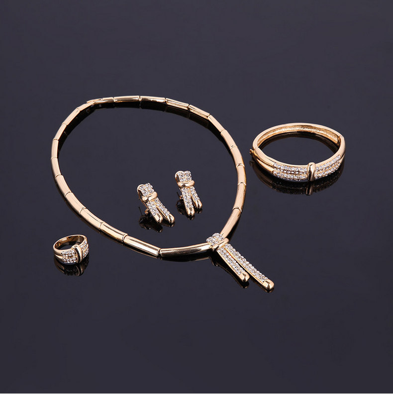Fashion Women Party Jewelry 4-Piece Set Luxury Bridal Rhinestone 18K Gold Plated Alloy Necklace Earrings Bangle Ring Wedding Jewelry