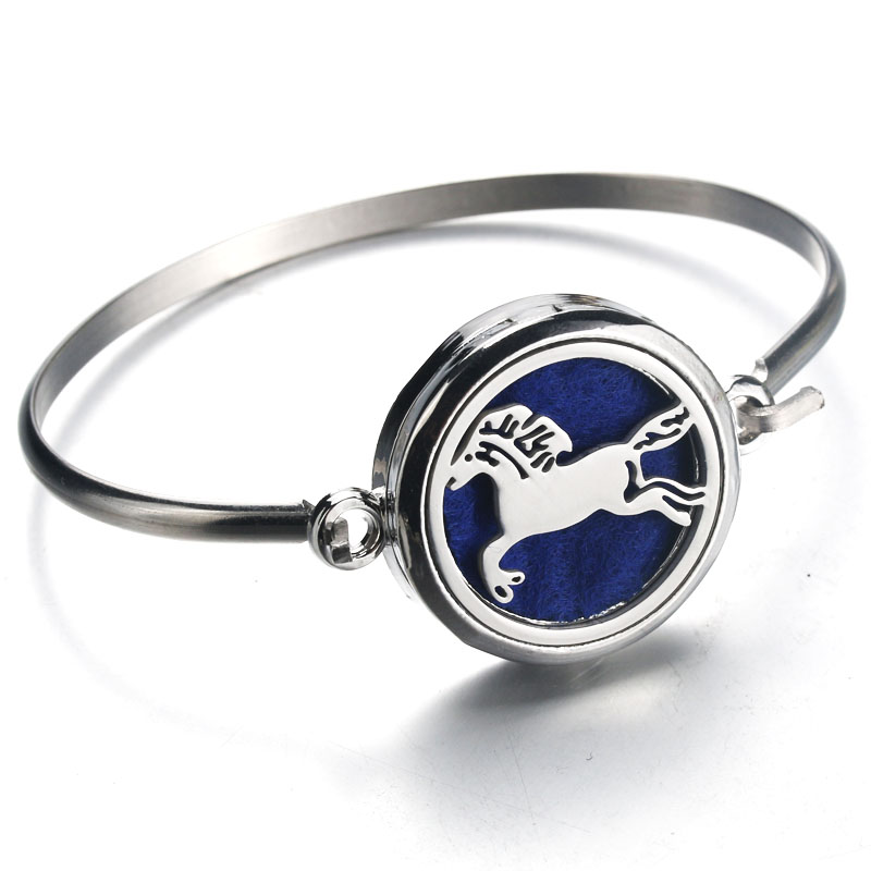 Diffuser Locket Bracelet Horse Stainless Steel Bangle Magnetic Randomly Send 1pcs Oil Pads as Gift 010101