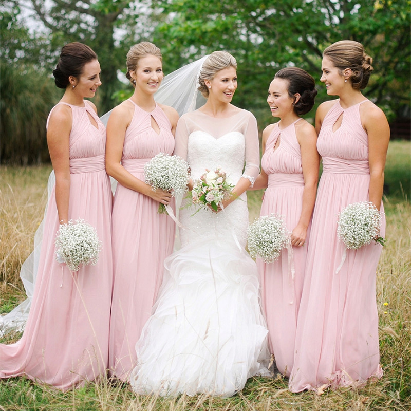 Modest 2018 Blush Pink Chiffon Bridesmaid Dresses Long Cheap Halter Keyhole Neck Pleats Ruched Maid Of Honor Gowns Custom Made EN2265
Modest 2018 Blush Pink Chiffon Bridesmaid Dresses Long Cheap Halter Keyhole Neck Pleats Ruched Maid Of Honor Gowns Custom Made EN2265