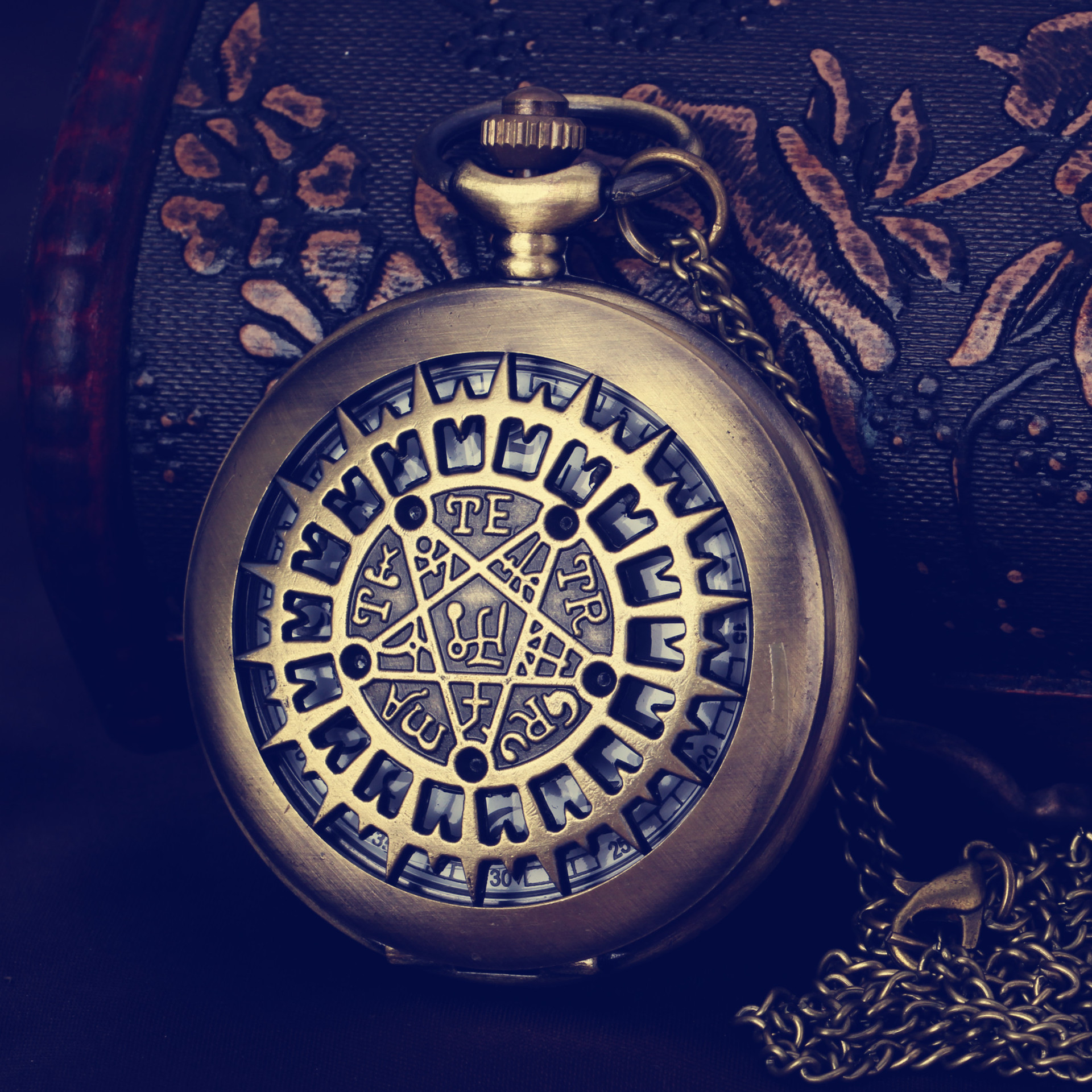 Wholesale 50pcs/lot Pendant Necklace Chain Quartz Bronze Watch Case Diamater 4.7CM Star Pocket Watch PW095
Wholesale 50pcs/lot Pendant Necklace Chain Quartz Bronze Watch Case Diamater 4.7CM Star Pocket Watch PW095