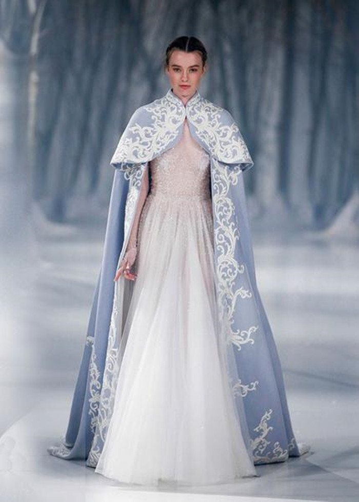 New Long Sleeve Tulle Wedding Dress With Cape Appliques Satin Modest Winter Princess Long Bridal Gowns Lace Custom Made Modest Modern, Silver
New Long Sleeve Tulle Wedding Dress With Cape Appliques Satin Modest Winter Princess Long Bridal Gowns Lace Custom Made Modest Modern, Silver