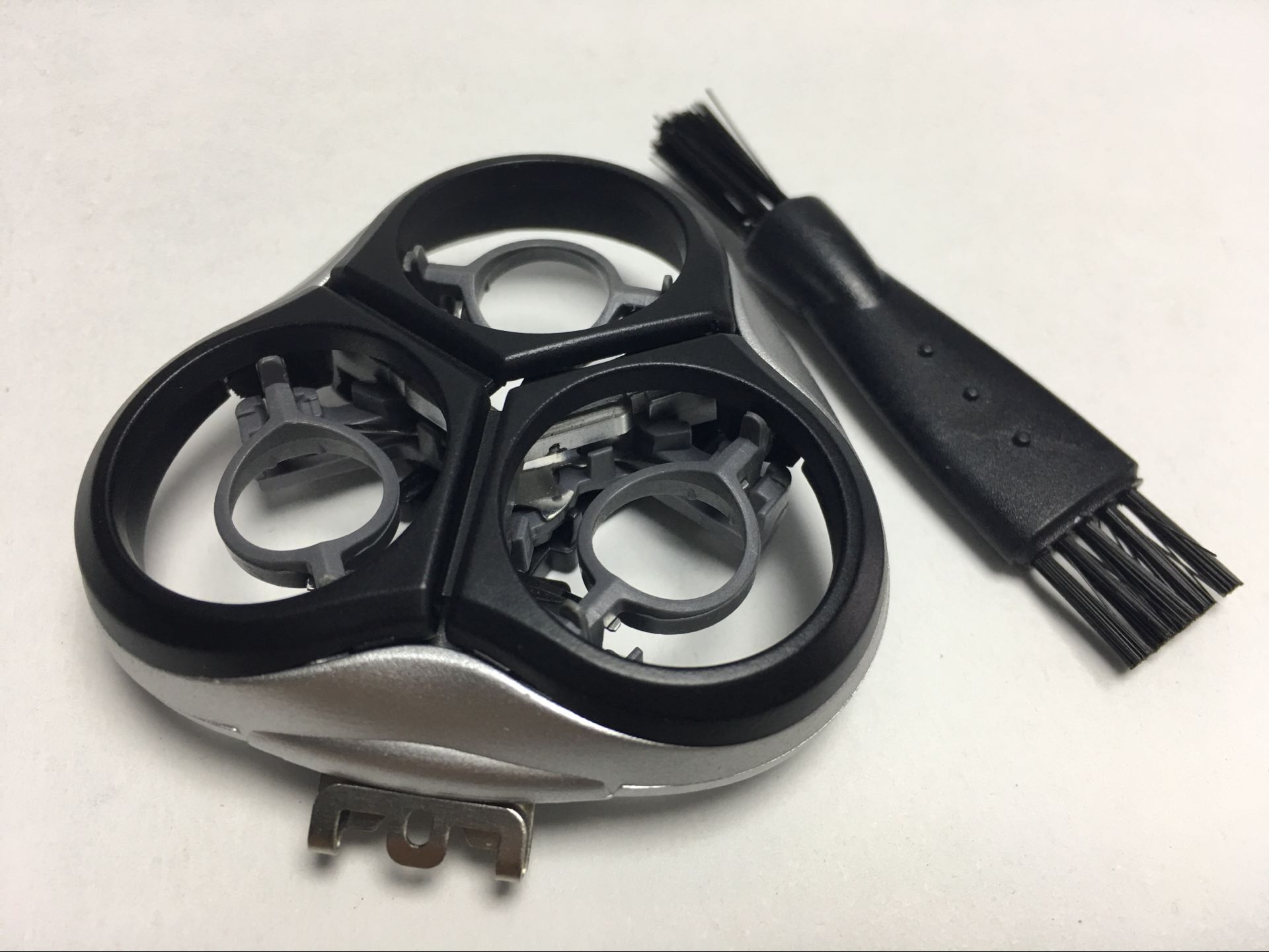 Shaver Head Holder & Blades Plate For Philips Norelco HQ9150XL 9160XL HQ9161XL 9170XL HQ9171XL HQ9195XL Razor Cutter Frame Black-Silver
Shaver Head Holder & Blades Plate For Philips Norelco HQ9150XL 9160XL HQ9161XL 9170XL HQ9171XL HQ9195XL Razor Cutter Frame Black-Silver