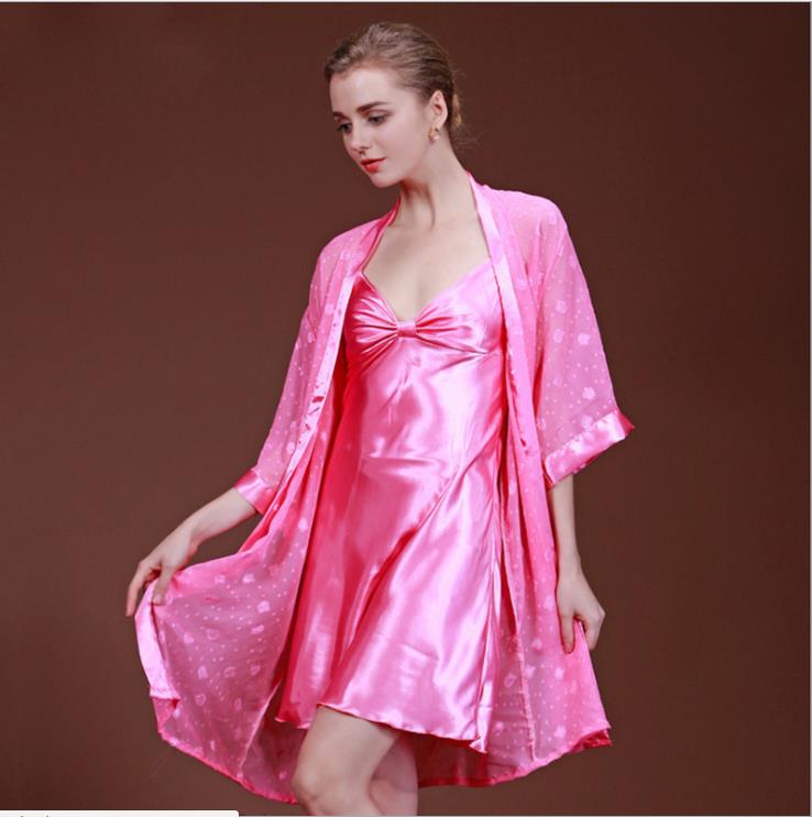 Silk pajamas in spring and summer thin silk Home Furnishing wear two piece suit of blue and white porcelain, Red
Silk pajamas in spring and summer thin silk Home Furnishing wear two piece suit of blue and white porcelain, Red