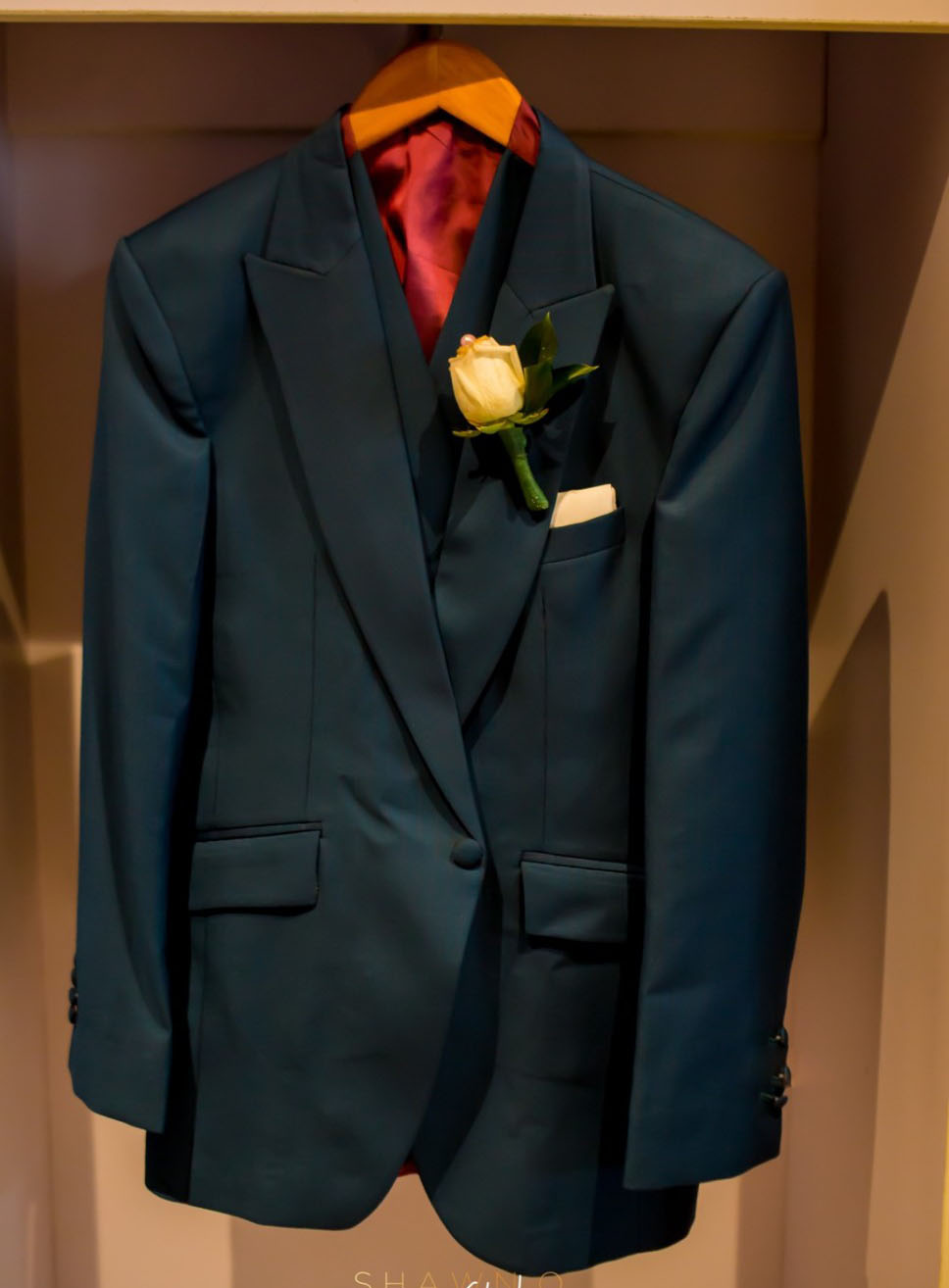 peacock blue mens prom tuxedos suits tuxedos notch lapel center vent groom tuxedos wedding suits for men jacketpantsvestbowtie