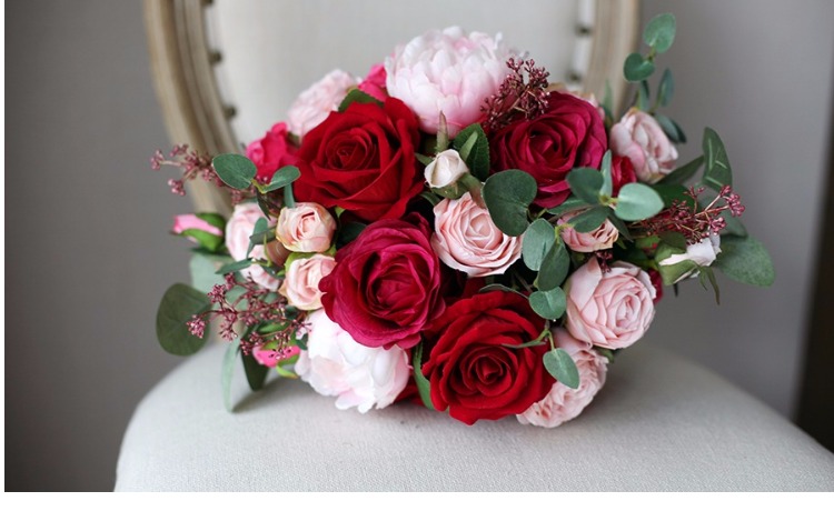 Pink Rose Bridal Bouquets Holding Brooch Flowers 2019 Red Rose Berry Cheap Country Wedding Decoration Artificial Silk Bridesmaid Flowers