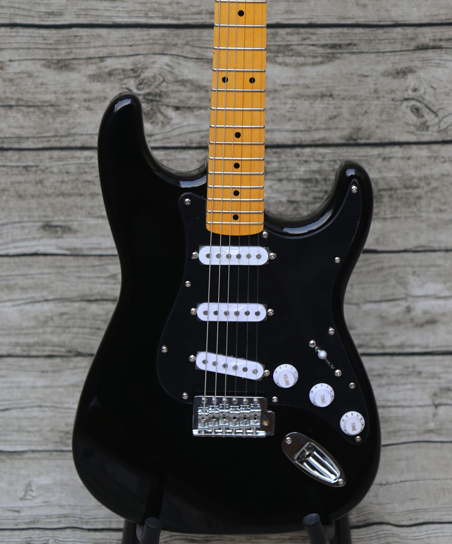 Custom David Gilmour Black Strat Ocaster ST Electric Guitar 3 Ply Pickguard, Maple Neck & Fingerboard, Tremolo Bridge, Whammy Bar, Vintage Tuners
Custom David Gilmour Black Strat Ocaster ST Electric Guitar 3 Ply Pickguard, Maple Neck & Fingerboard, Tremolo Bridge, Whammy Bar, Vintage Tuners