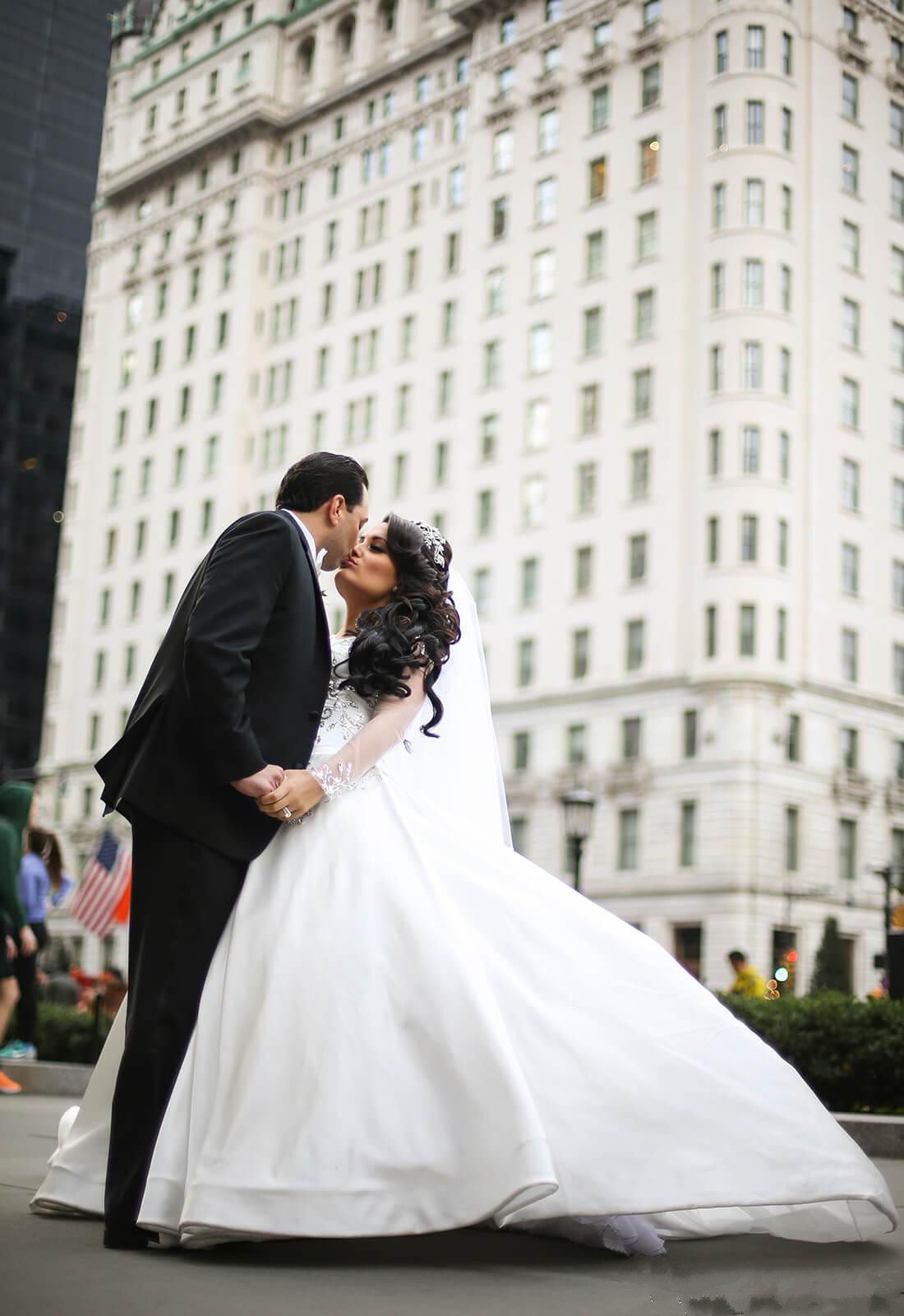 Luxury Queen 2019 Ball Gown Wedding Dresses Beads Plus Size Long Sleeves Bridal Gowns Country Sweep Train Satin Wedding Dress