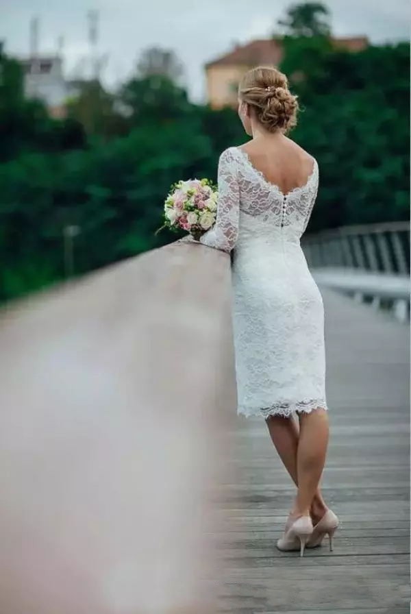 Modern 2019 Long Sleeve Short Wedding Dresses Scoop Neck Sheath Knee Length Lace Bridal Gowns Reception Dress