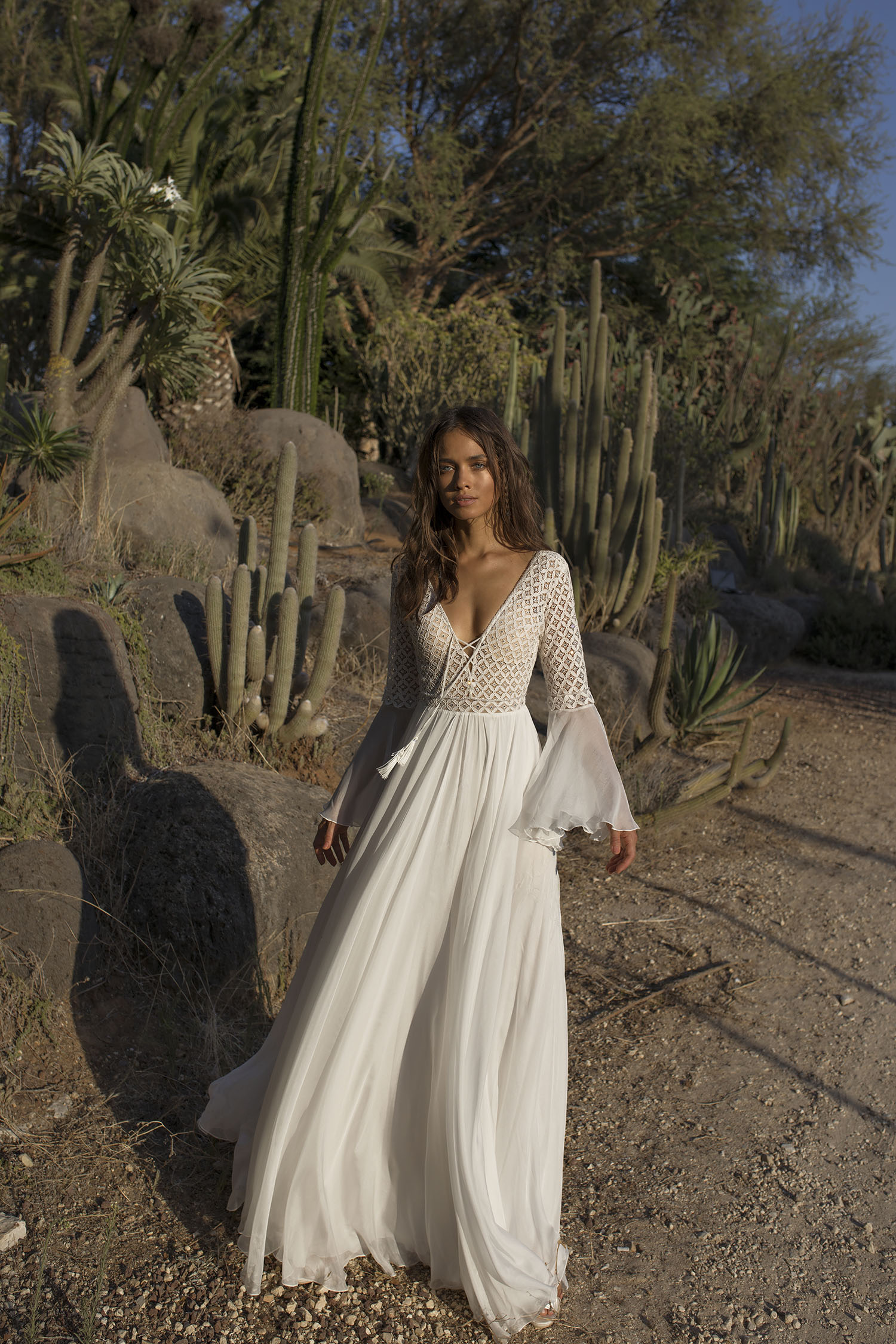 Asaf Dadush Boho Dresses Deep V Neck Long Sleeve Tulle Applique A e or Length Bohemian Wedding Gown Backless Bridal Dress