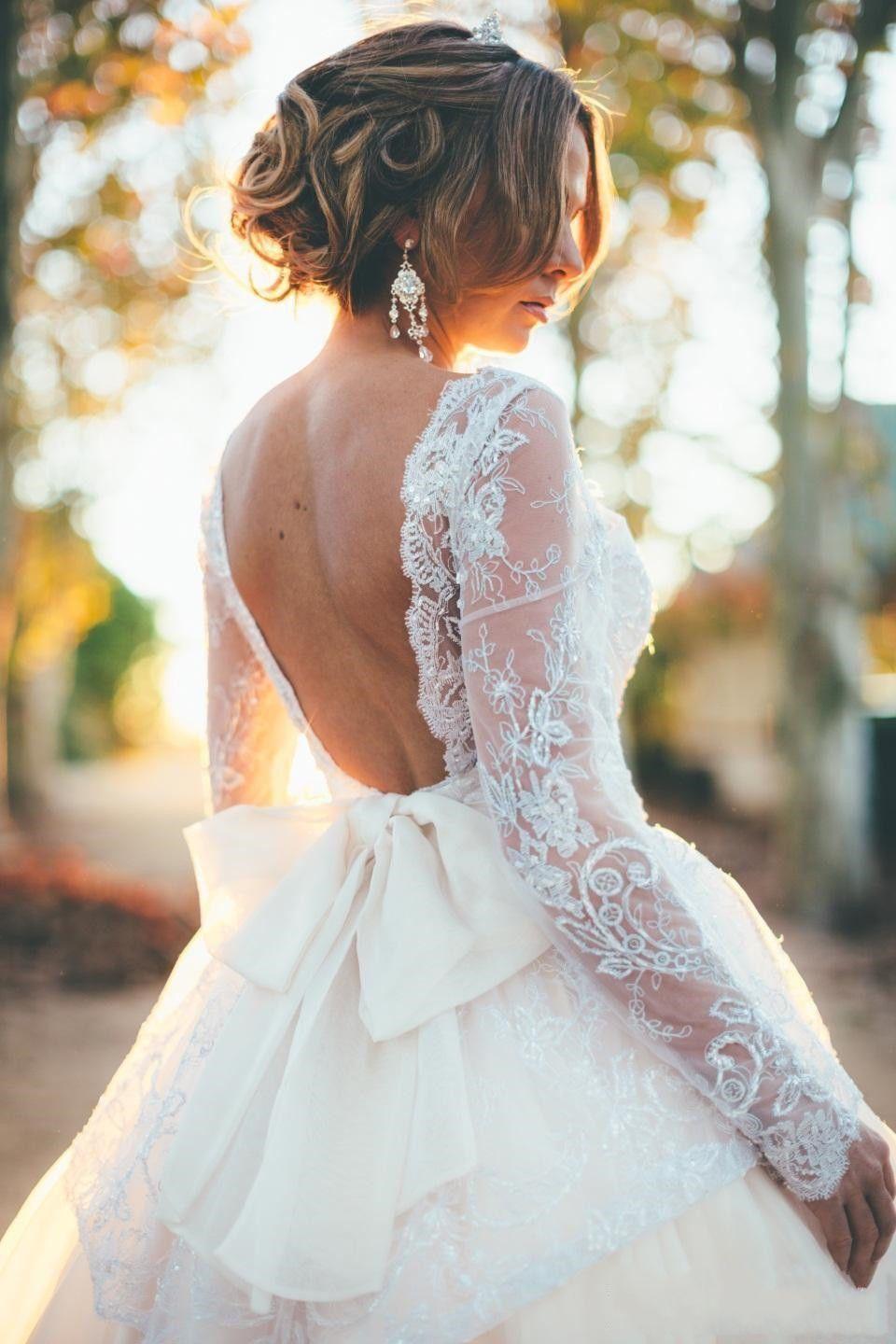 2018 Country Style Wedding Dress Bateau Neck Lace Long Sleeves Sequins Backless Tulle Bridal Gowns With Bow Sash Design