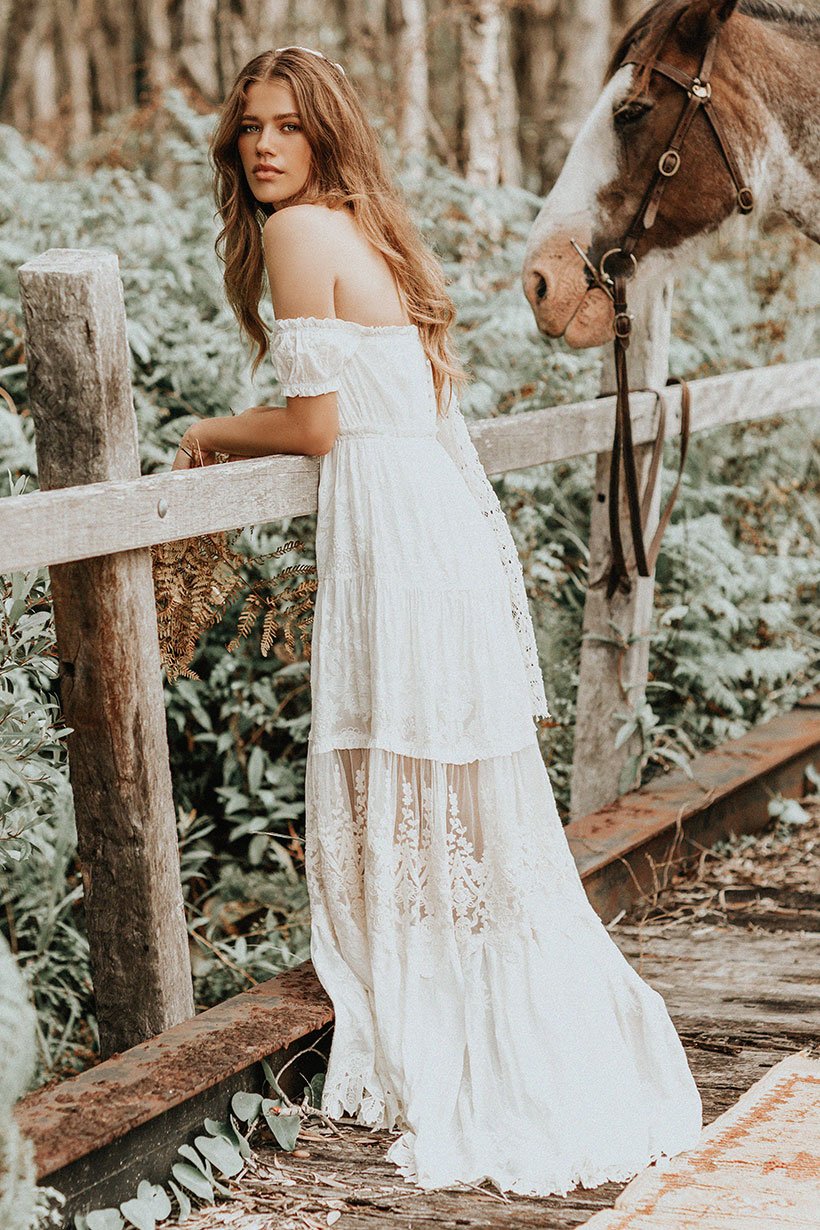 Bohemian Dresses Off The Shoulder Sweep Train Appliqued Custom Made Boho Beach Wedding Dress Plus Size Summer Bridal Gowns