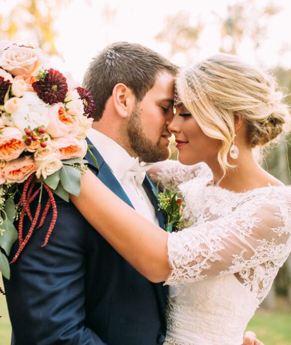 Country Bohemian Sexy Beach Tiered Tulle Dresses Lace Applique 1/2 Sleeves Off Shoulder Gowns Boho Wedding Bridal Gown