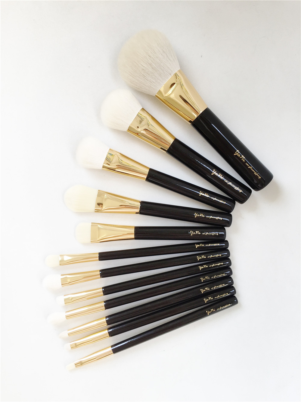 yani TF-SERIES 12-Brushes Complete Set - Quality Goat Hair Bronzer Cheek Cream Foundation Eyeshadow Concealer Lip Blending Makeup Brushes z250527VVH0