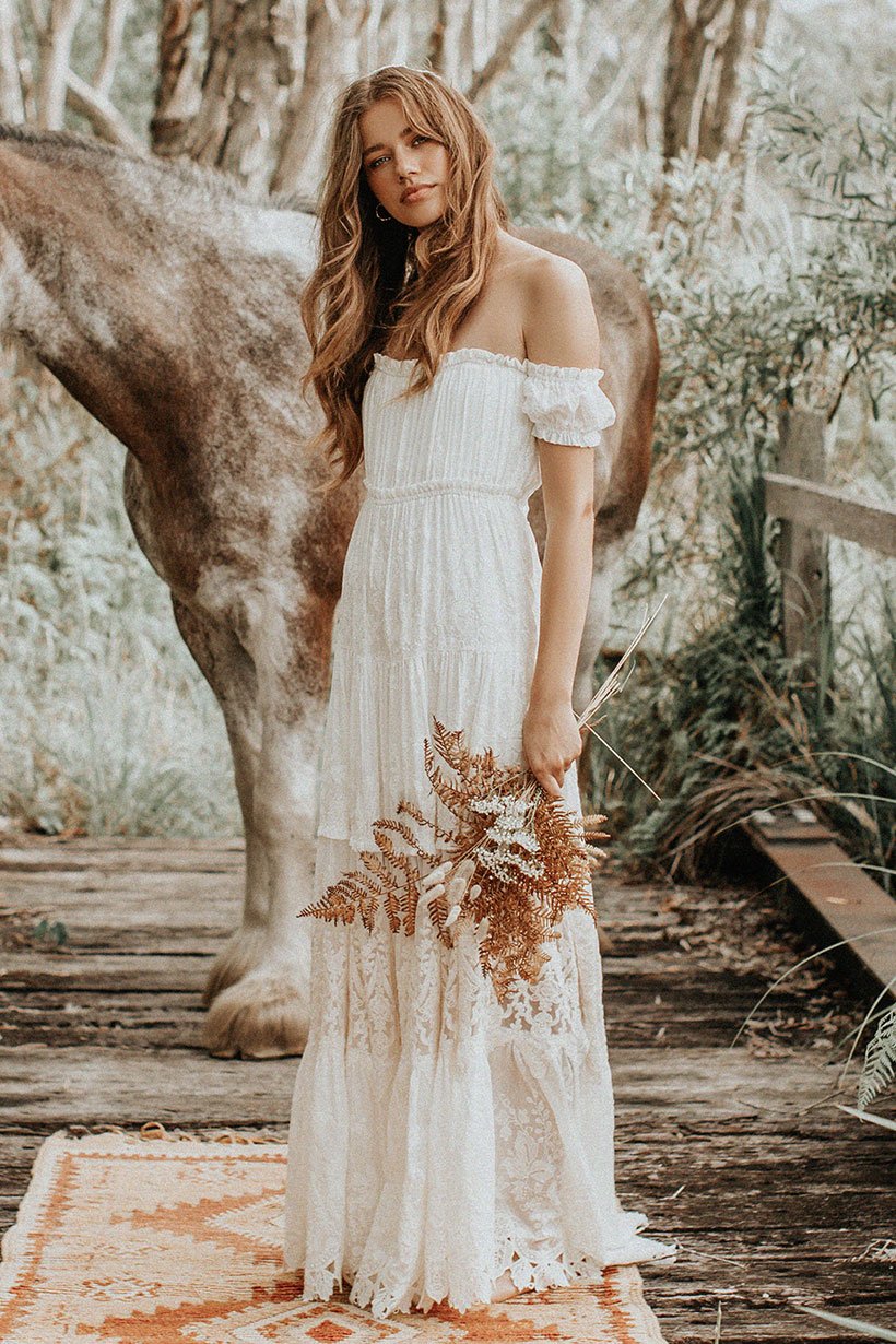 Bohemian Dresses Off The Shoulder Sweep Train Appliqued Custom Made Boho Beach Wedding Dress Plus Size Summer Bridal Gowns