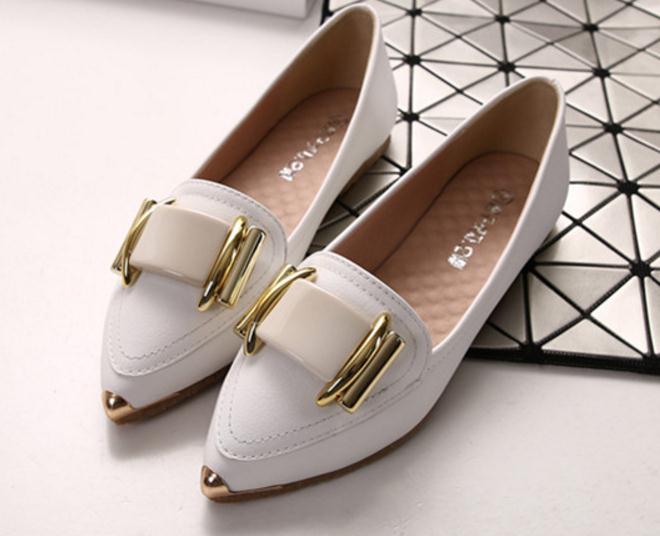 Autumn new flat sole women's single shoes 2017 spring and autumn sharp peas shoes four seasons big women shoes