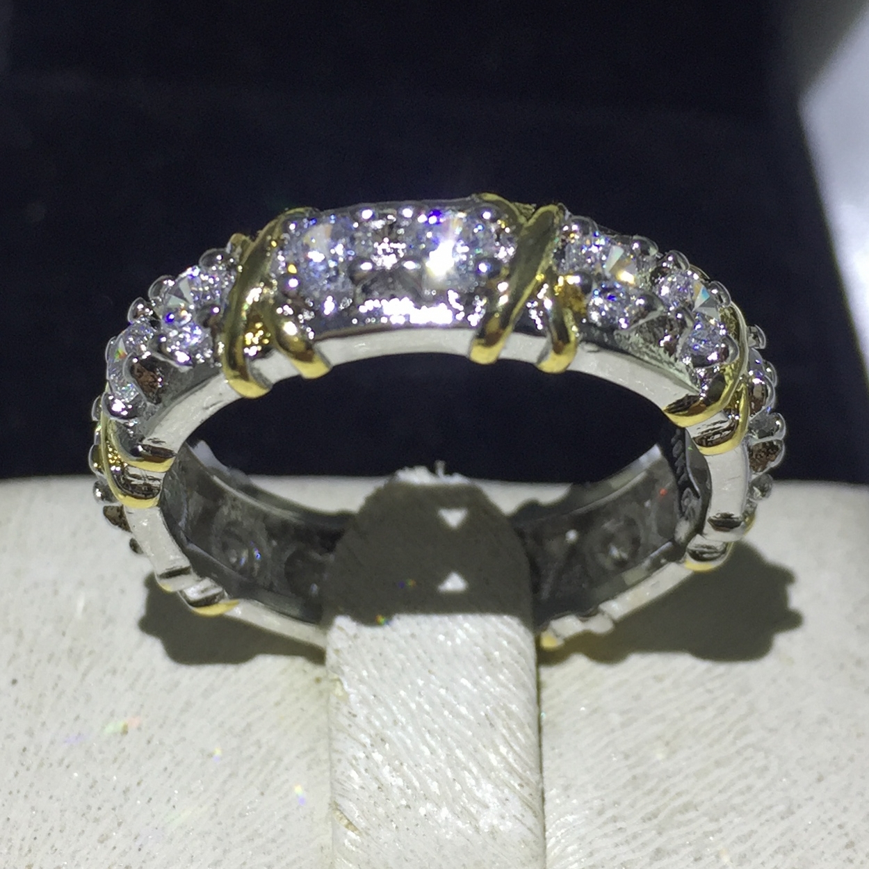 Vecalon 3 colors Gem 5A Zircon Cz Engagement Wedding Band ring for Women 10KT White Yellow Gold Filled Female ring
Vecalon 3 colors Gem 5A Zircon Cz Engagement Wedding Band ring for Women 10KT White Yellow Gold Filled Female ring