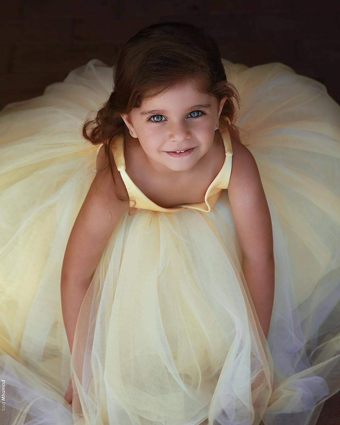 Light Yellow Ball Gown wer Girl Dresses For Wedding V Neck Toddler Pageant Gowns With Sash or Length Tulle Kids Prom Dress