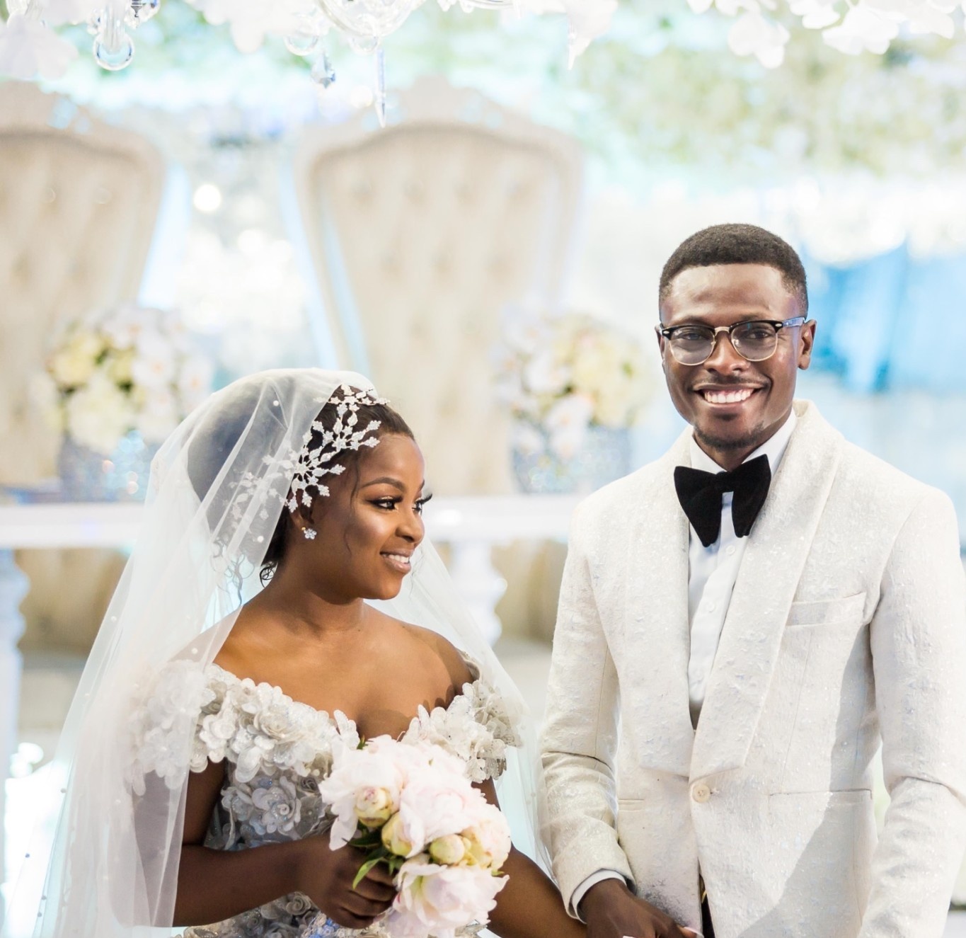 Gorgeous South African Princess Wedding Gown Off Shoulder Beaded 3D Floral Applique Ball Gown Bridal Dress Fabulous Dubai Wedding Dresses