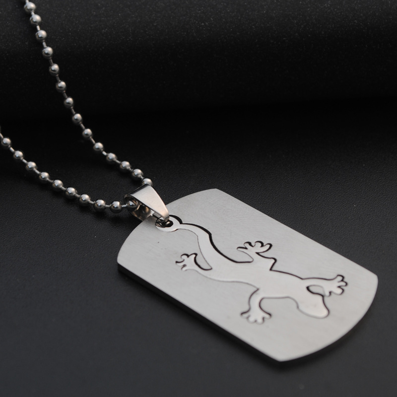 1pcs Stainless Steel Animal Gecko charm Necklace Lizard Chameleon Necklace Reptile Four-legged Snake Pendant Sweater Detachable Necklace