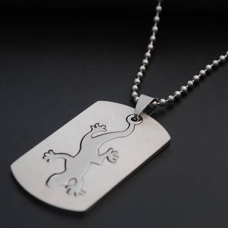1pcs Stainless Steel Animal Gecko charm Necklace Lizard Chameleon Necklace Reptile Four-legged Snake Pendant Sweater Detachable Necklace