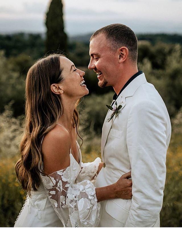 Bohemian Lace Wedding Dresses 2019 Illusion Long Sleeve Hippie Style Boho Bridal Gowns Fashion Beach Vestido De Noivas Sexy Backless Dress