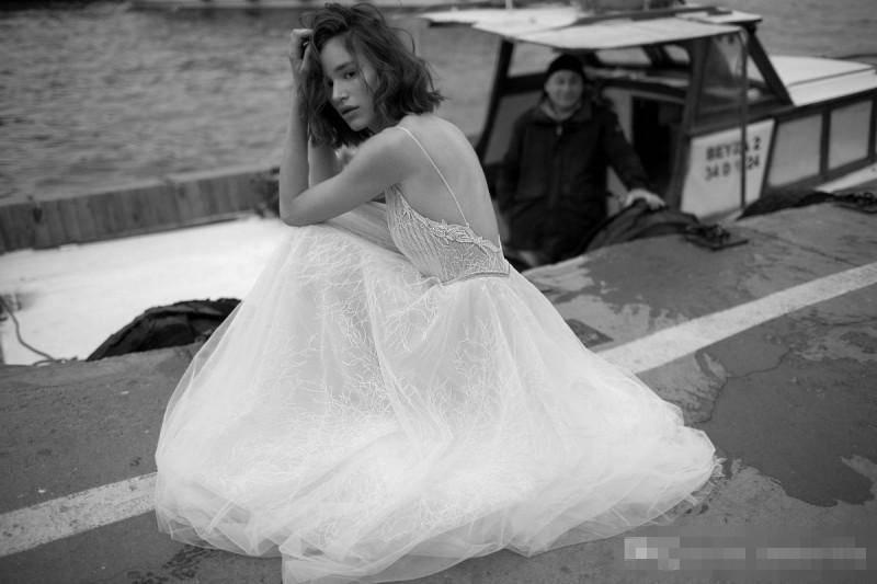 Liz Martinez Beach Wedding Dresses Sexy Spaghetti Plunging V Neck Backless Boho Stylish Bridal Gowns Vestido De Novia