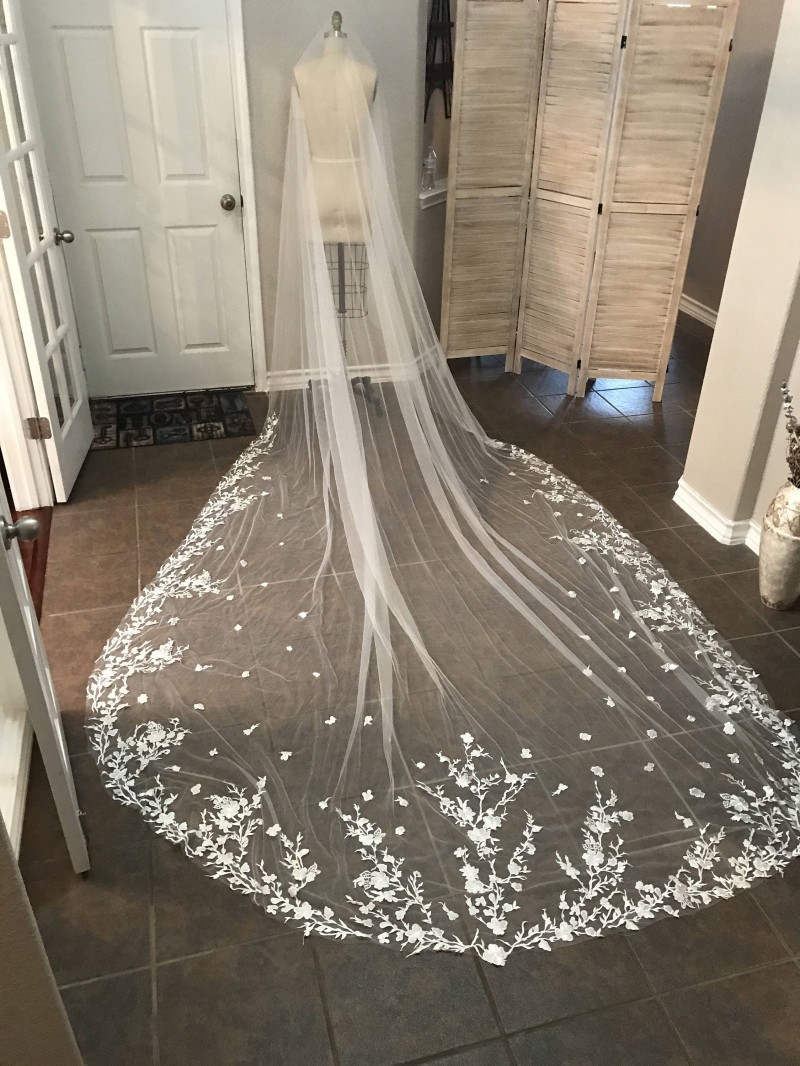Modest Wedding Veil Cathedral length 3M Wedding Veils Simple Lace Applique One Layer Tulle Bridal Veil With Comb Custom Made